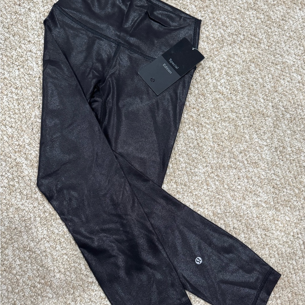 Shiny LuLulemon leggings